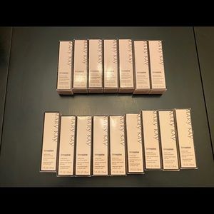 NEW IN BOX- Mary Kay Foundation Lot